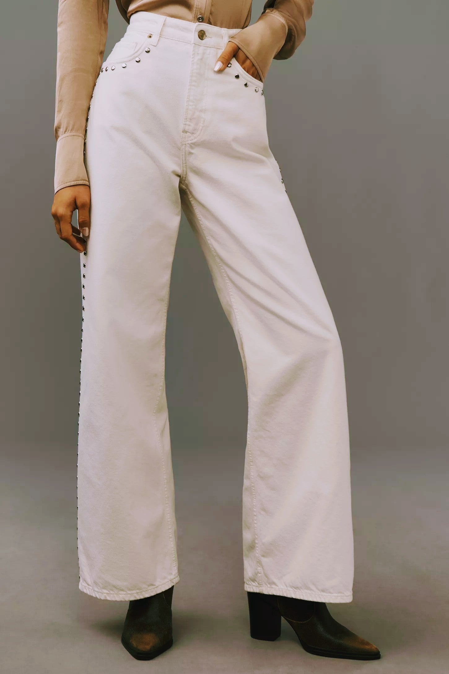 Stud emblissed White jeans