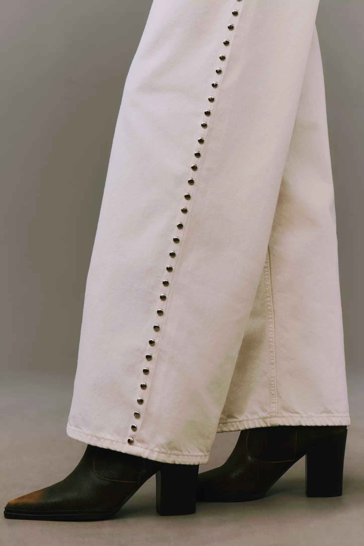 Stud emblissed White jeans